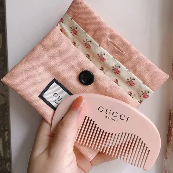 Gucci | Accessories | Gucci Wooden Comb With Canvas Pouch  display picture 1